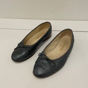 Chanel Ballet Flats - charcoal gray quilted texture